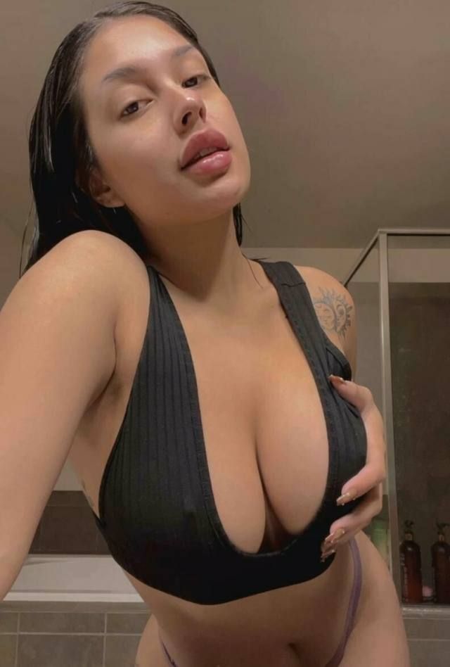 I accept payment in person text me (806) 218-6839 selling videos and FaceTime fun and I do sell party favors 🫦🍑💦 - Image 3