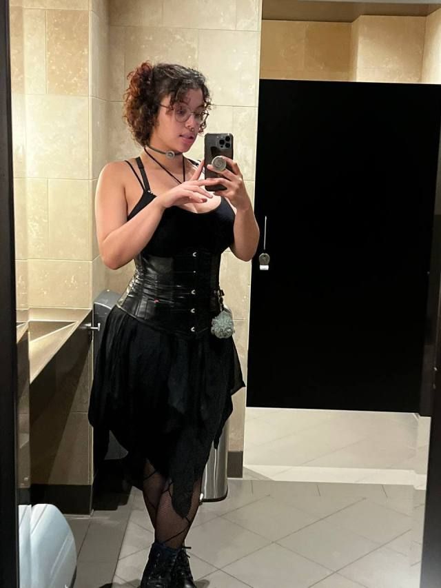 ** EXCLUSIVE HOTEL SUITES ORGY PARTY - Image 2